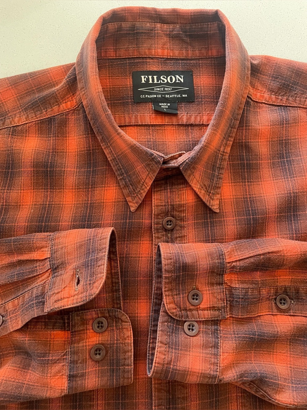 Filson - all cotton checkered shirt Size Large